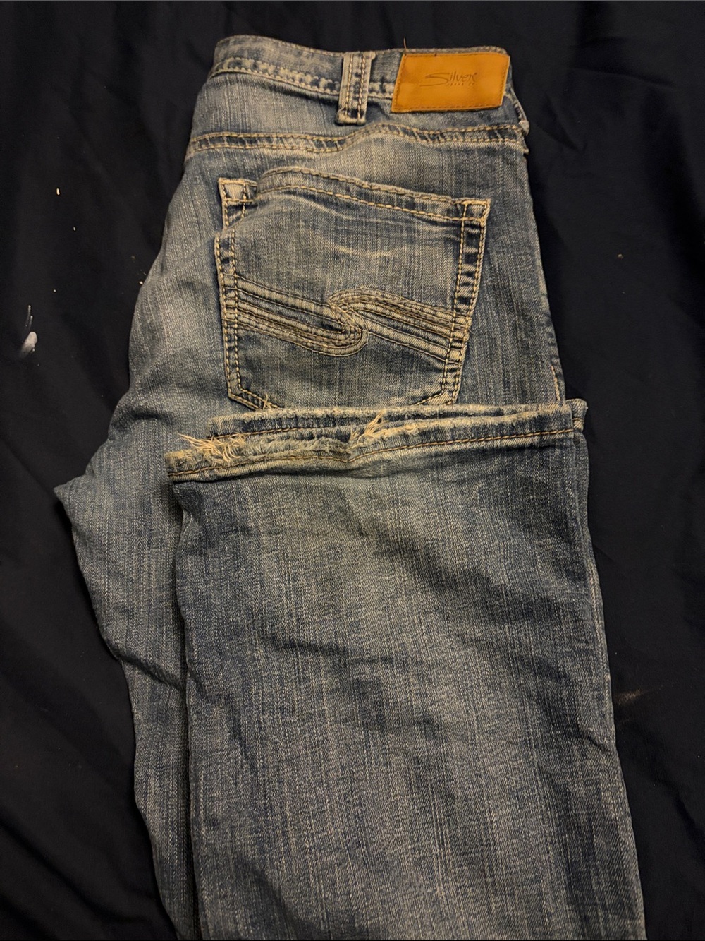 Silver Jeans Men’s Straight Jeans in Light Blue Wash